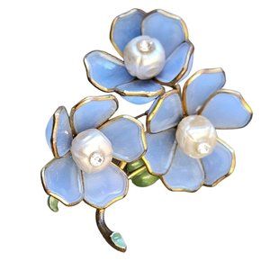 Antique Unsigned Trifari Poured Glass Faux Pearl Fur Clip (A2900)